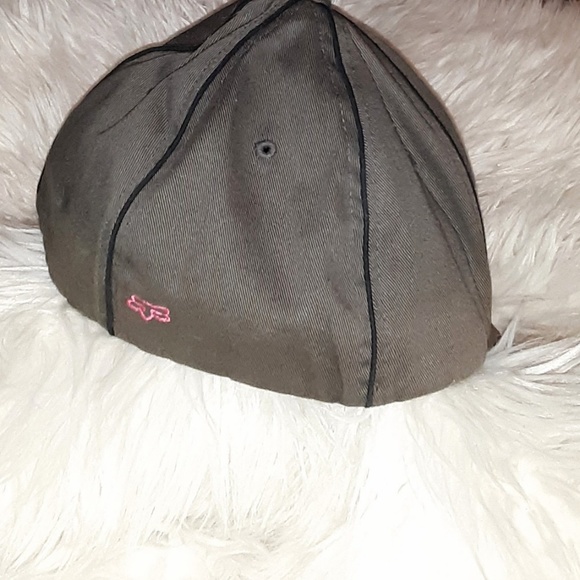 New FOX Racing FlexFit Hat!💕 - Picture 3 of 4
